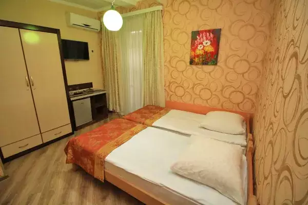 Almeto Hotel and Rooms